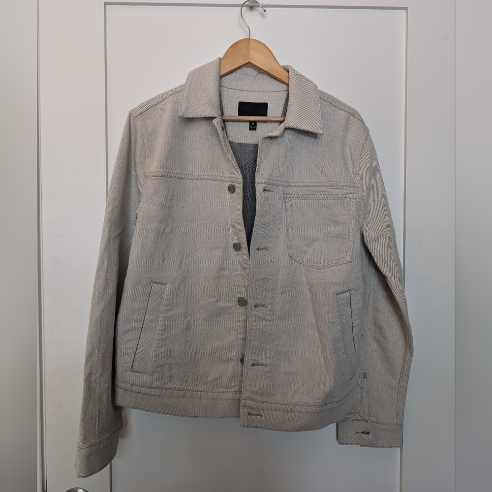 🩵BR trucker jacket, washed light denim